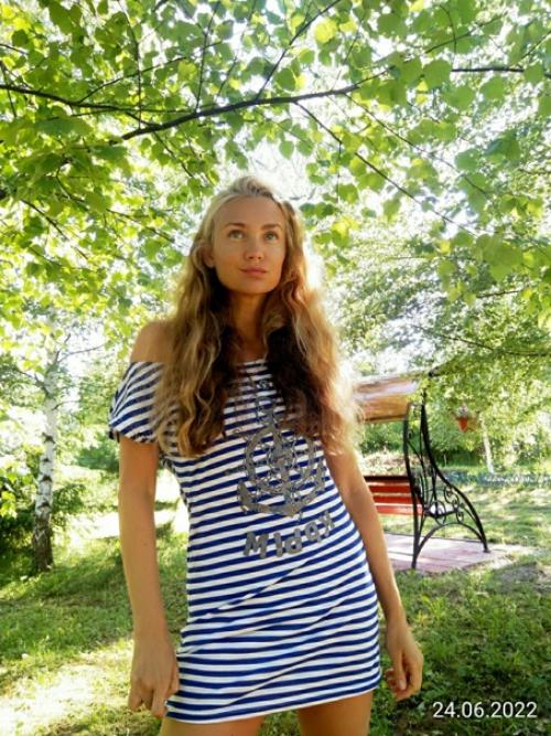 Когда я работала при администрации области через меня проходило очень много почтенных и солидных людей. 01