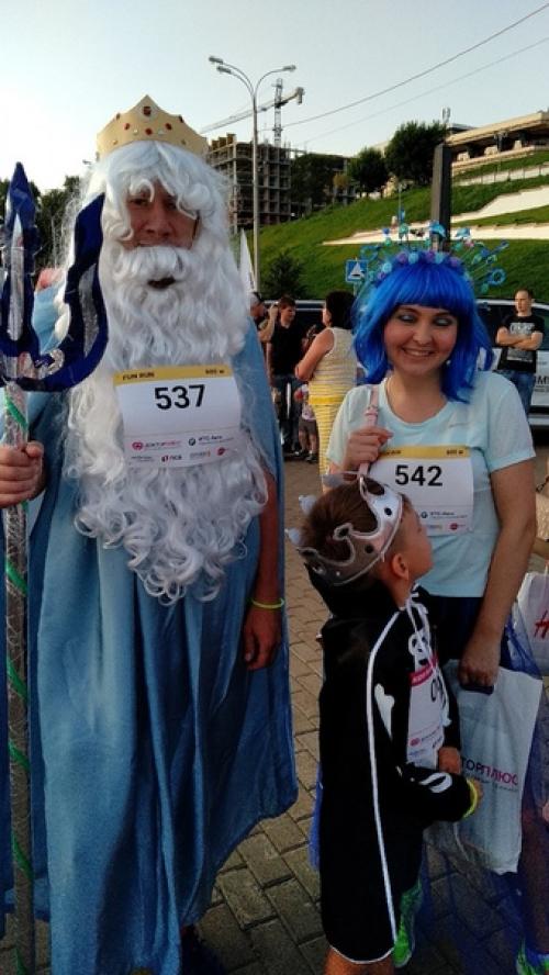 Вчера в Ижевске прошел незабываемый праздник для всех любителей бега - ночной забег Беги со Мной. 04