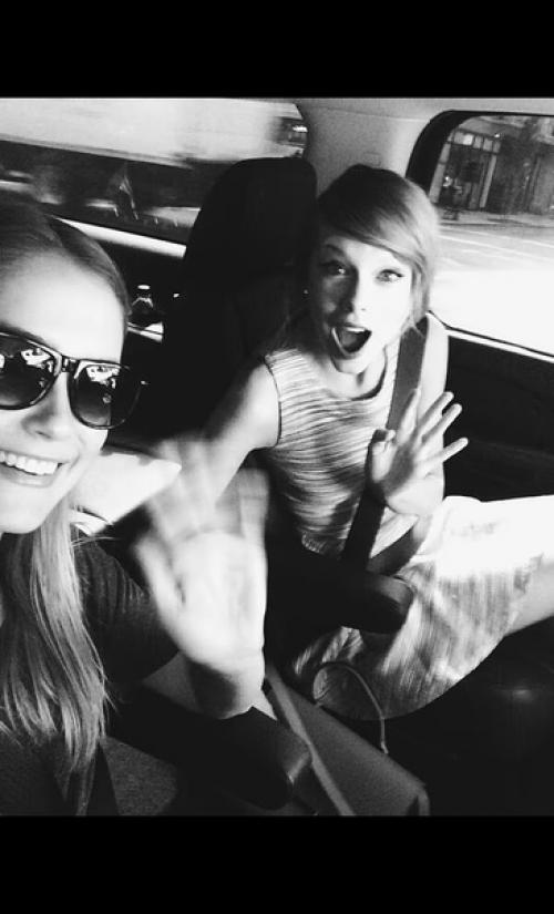 Фитнес - модель Стефани Клэр Смит поделилась историей знакомства с Тейлор в своих историях. 01