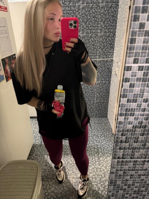 Уже много лет я где-то, да тренируюсь, ну как жить без спорта. 01 Уже много лет я где-то, да тренируюсь, ну как жить без спорта. 01