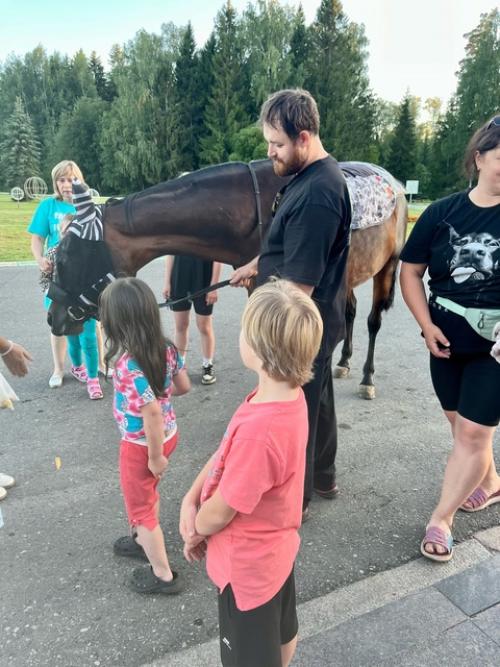 Спорт. Особая радость в этом заезде в Решму - то, как хорошо Дима занимается ЛФК в обычной детской группе. 05 Спорт. Особая радость в этом заезде в Решму - то, как хорошо Дима занимается ЛФК в обычной детской группе. 05
