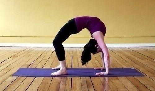 9 поз йоги для тонкой талии. 01