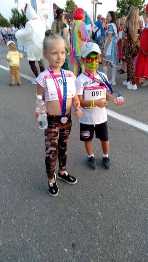 Вчера в Ижевске прошел незабываемый праздник для всех любителей бега - ночной забег Беги со Мной. 09