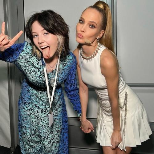 17-Летняя дочь глюкозы прокомментировала свою беременность. 01