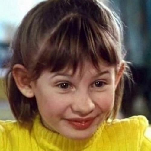 Режиссёр снял в кино 7-летку, а она родила ему потом сына: как живёт Анна Цуканова из Ералаша в свои 35, разрушив семью лучшей подруги. 03 Режиссёр снял в кино 7-летку, а она родила ему потом сына: как живёт Анна Цуканова из Ералаша в свои 35, разрушив семью лучшей подруги. 03