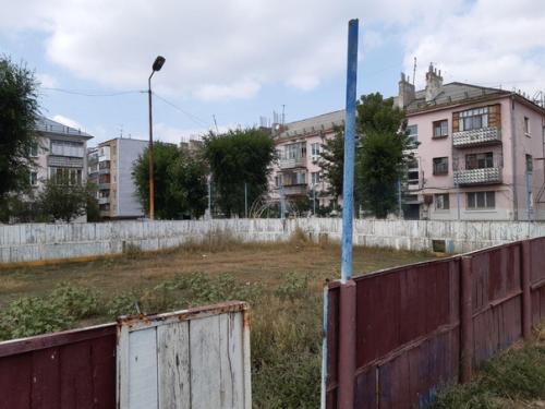 Двор домов по улице ялтинской, 49, 51. 01