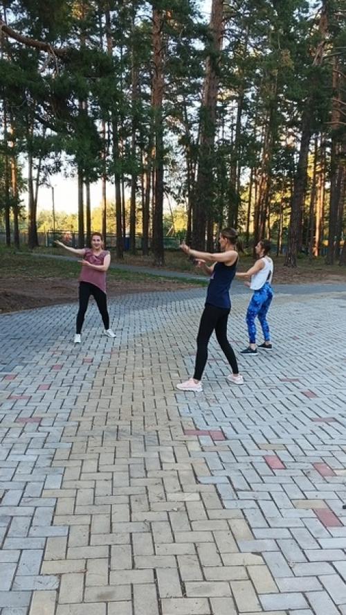 4 августа в парке западный, состоялась тренировка танцевального фитнеса Salsation. 04