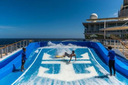 Самый большой круизный корабль в мире. 01