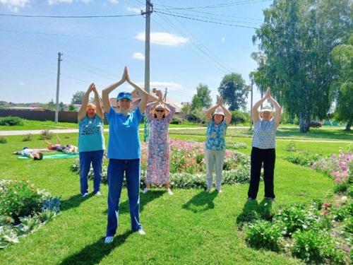 Акция За Здоровый Образ Жизни на территории большекузьминского дома культуры прошел интересный спортивный праздник. 01