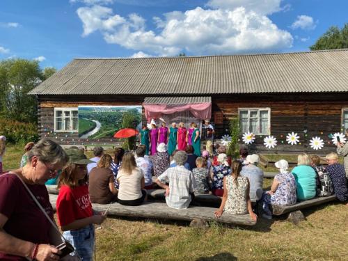 Есть в афанасьевске деревенька алексеевская, с виду как все деревеньки России, но для жителей её, нет лучше и краше деревеньки! 08