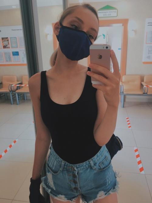 2014 (18 лет) / 2020 (24 года, 5 месяцев после родов. 01