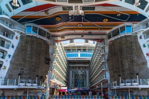 Самый большой круизный корабль в мире. 06