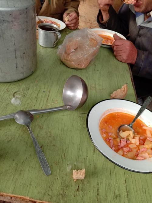 Еду к маме я в деревню, в поезд прыгаю с утра, отдохну там и окрепну, от природы той ослепну …. 03