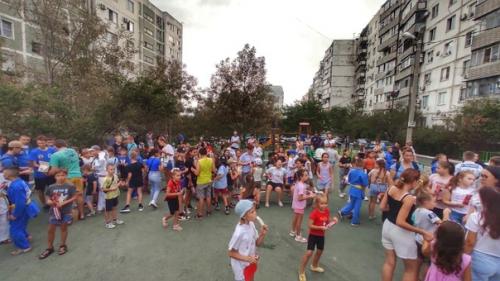 Подготовили для наших жителей округа Мефодиевка праздничное мероприятие, приуроченное ко дню основания восточного района и дню знаний. 02