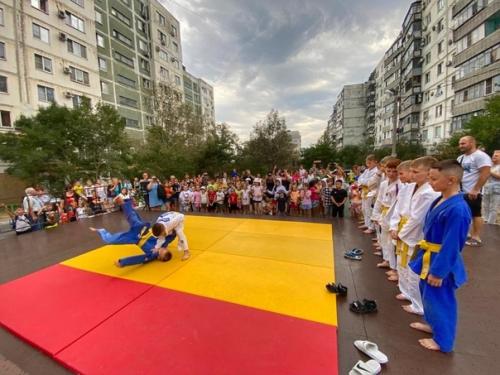 Подготовили для наших жителей округа Мефодиевка праздничное мероприятие, приуроченное ко дню основания восточного района и дню знаний. 06