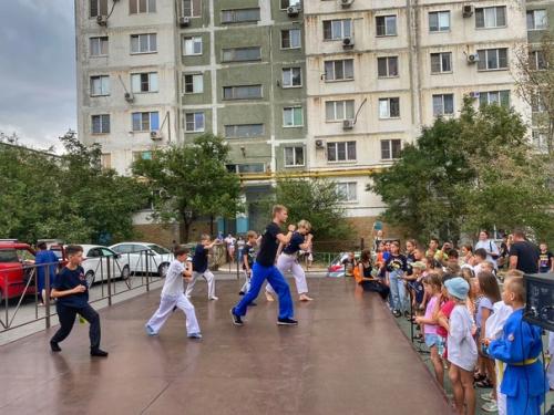 Подготовили для наших жителей округа Мефодиевка праздничное мероприятие, приуроченное ко дню основания восточного района и дню знаний. 08