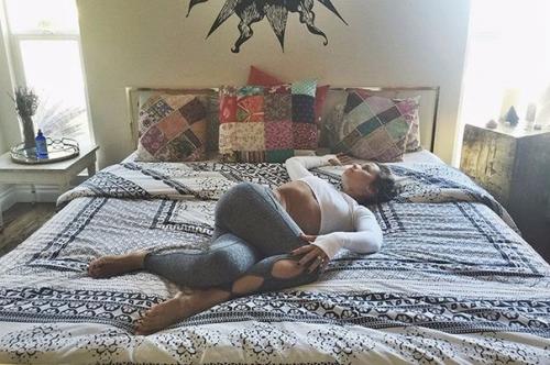 Комплекс асан для утренней практики в постели! 04