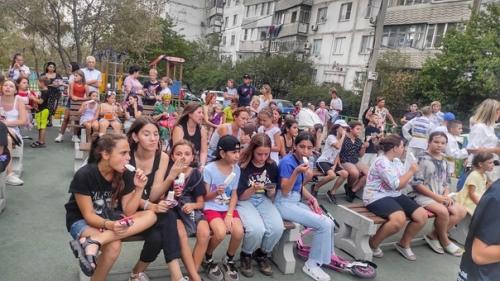 Подготовили для наших жителей округа Мефодиевка праздничное мероприятие, приуроченное ко дню основания восточного района и дню знаний. 04