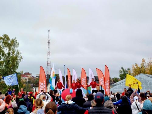 В День города в Кирове прошла финальная массовая зарядка. 01 В День города в Кирове прошла финальная массовая зарядка. 01
