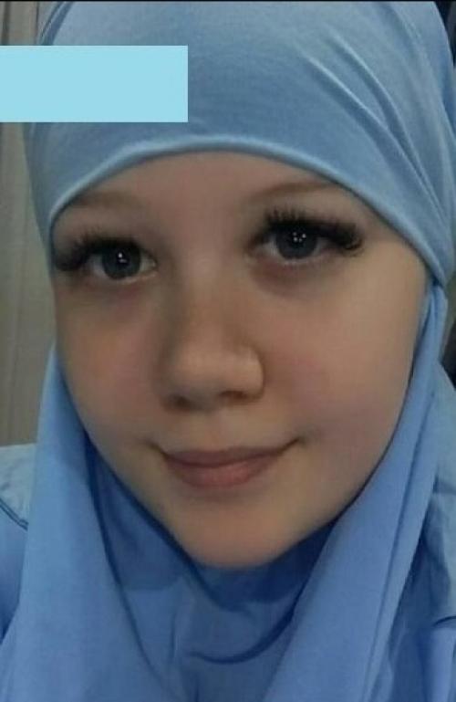 18-Летняя россиянка приняла ислам и облачилась в хиджаб. 01