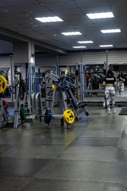 Всем привет, я дипломированный персональный тренер Алина. 01