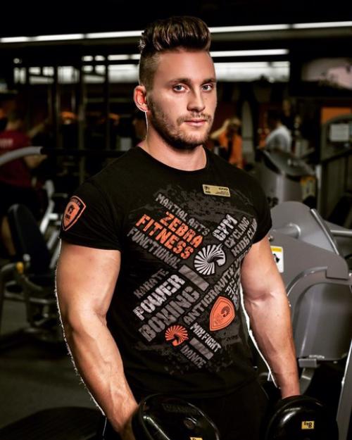 Никогда не мог подумать, что буду писать в знакомства. 04