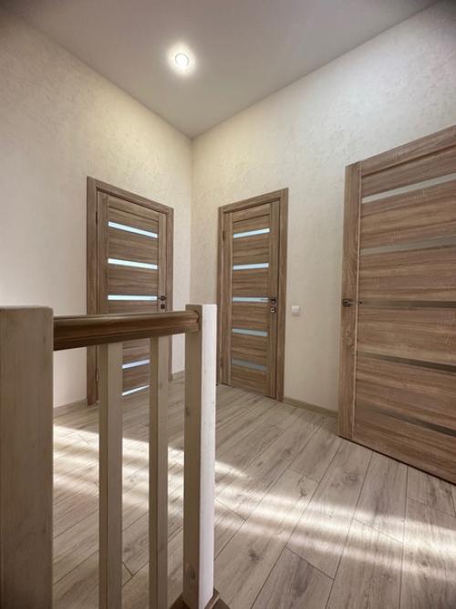 В посёлке светлый в продаже двухэтажный таунхаус. 08 В посёлке светлый в продаже двухэтажный таунхаус. 08