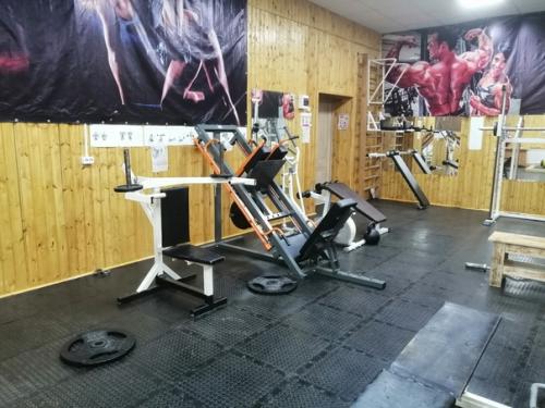 Зал тяжелой атлетики и фитнеса. 02