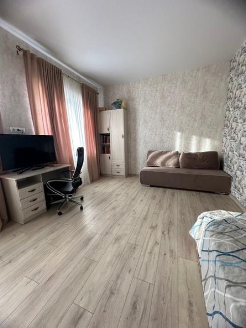 В посёлке светлый в продаже двухэтажный таунхаус. 06 В посёлке светлый в продаже двухэтажный таунхаус. 06