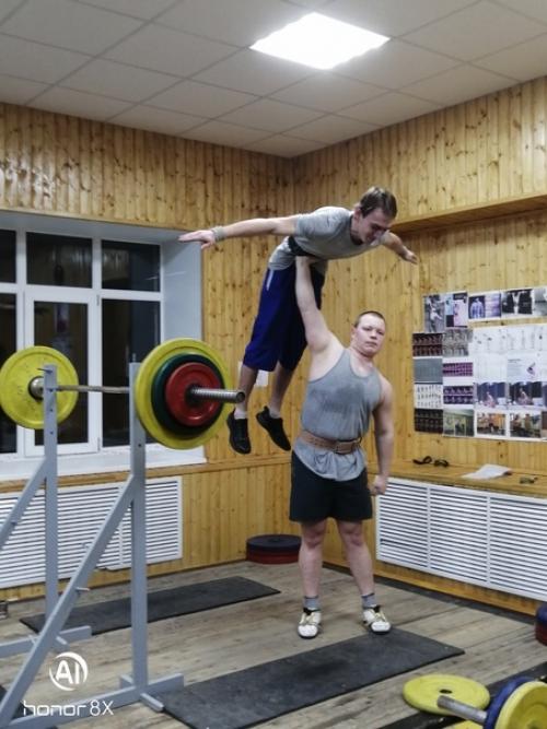 Зал тяжелой атлетики и фитнеса. 09