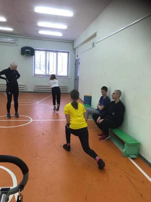 Зимние праздничные выходные отличное время, чтобы провести его с пользой для здоровья. 01 Зимние праздничные выходные отличное время, чтобы провести его с пользой для здоровья. 01