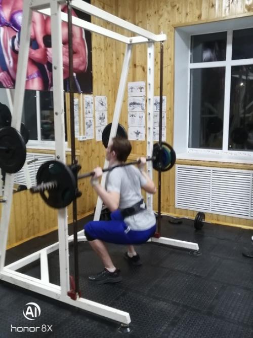 Зал тяжелой атлетики и фитнеса. 04