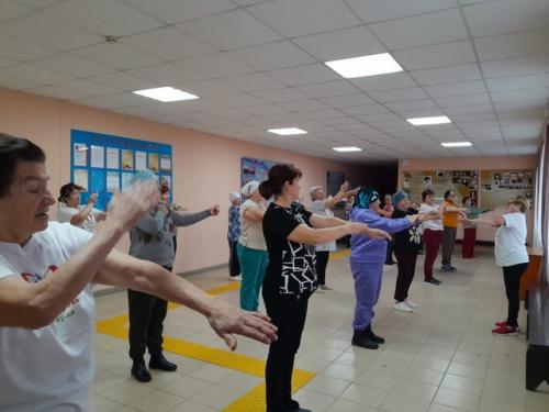 В мау Тюндюковский КДК прошел фитнес - час. 01