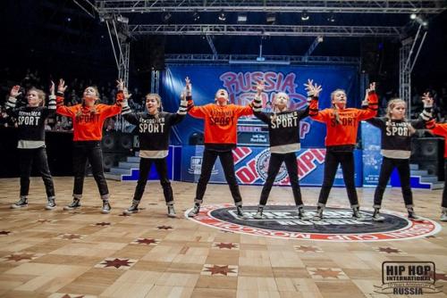 Уважаемые родители?  Продолжается набор детей 2010-12 гг. р. в платную группу по фитнес - аэробике. 01