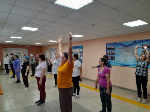 В мау Тюндюковский КДК прошел фитнес - час. 02