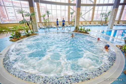 Фоторепортаж: в микрорайоне ангарская с ажиотажем открылся МФК мандарин. 02