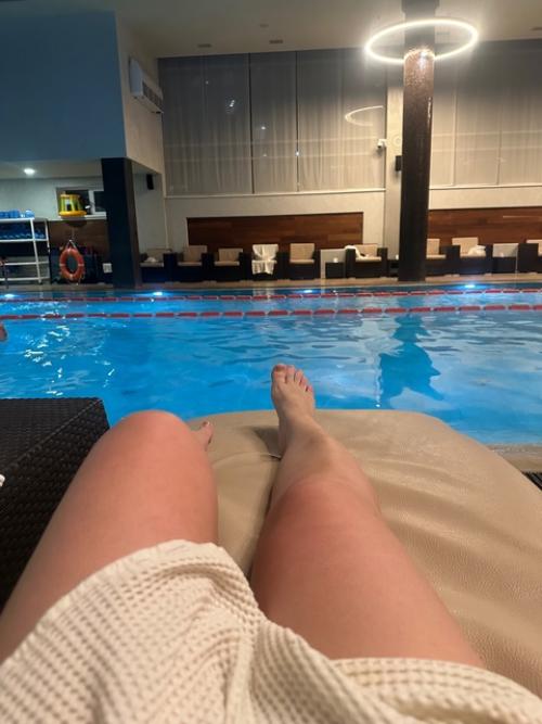 Посещение фитнес-клуба - это шаг к улучшению физической формы и важный элемент заботы о своем здоровье и психологическом состоянии. 02