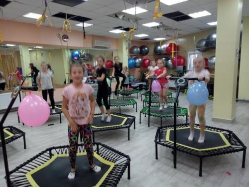 Добро пожаловать!  В группу Jumping Kids. 01