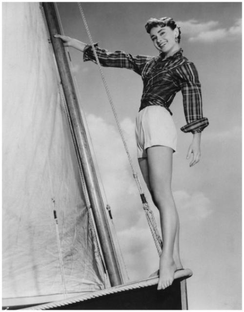 Самая красивая девушка прошлого века. 04