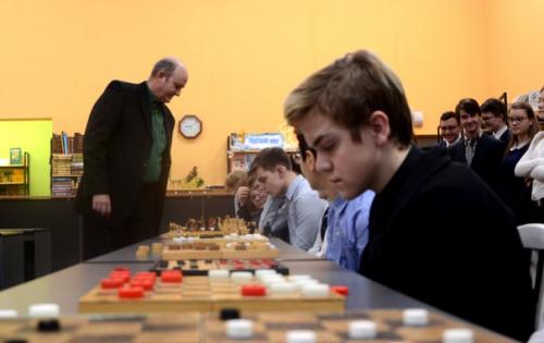 25 декабря 2017 года в мбоу Лицей Номер 165 Состоялся Традиционный День Здоровьяновогодние старты. 02