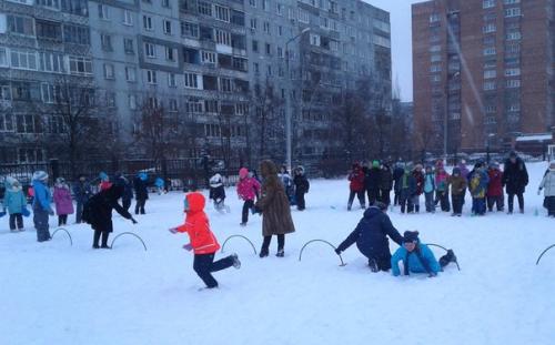 25 декабря 2017 года в мбоу Лицей Номер 165 Состоялся Традиционный День Здоровьяновогодние старты. 03
