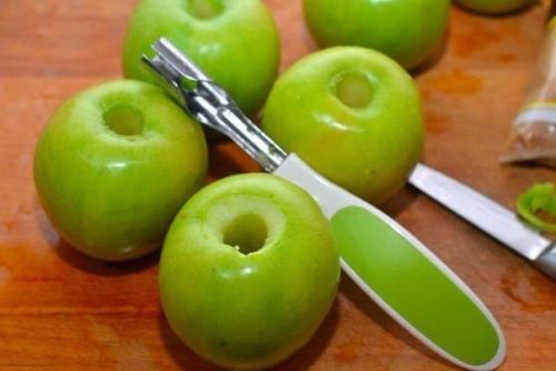 Запеченные яблоки.  Ингредиенты: 01