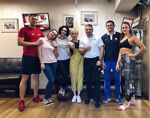 В Красноярске аниматоры ежедневно Самую Грустную Вечеринку проводят. 06