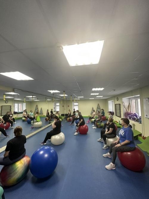 Коллективный веселый фитбол! 02