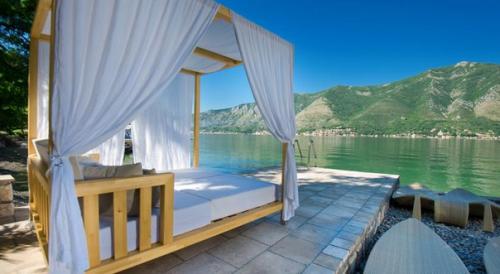 Необычный отель: Forza Mare 5* (Черногория, герцегновска Ривьера, Котор). 01