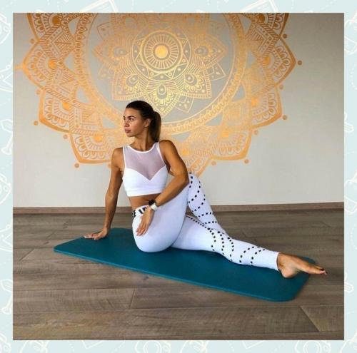 Избавиться от болей в спине, сделать тело гибким и зарядиться энергией поможет растяжка. 04