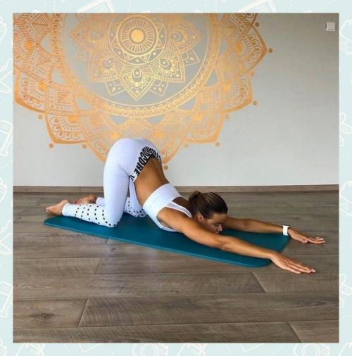 Избавиться от болей в спине, сделать тело гибким и зарядиться энергией поможет растяжка. 03