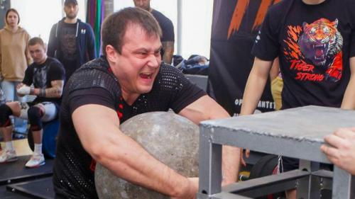 Турнир по силовому экстриму провели в Комсомольске 23 февраля. 01