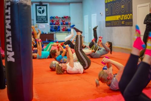 Весна практически полноценно вступила в свои права, а это значит, что практически через месяц одежда станет практически летней. 08