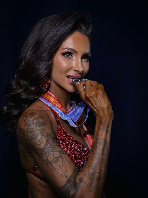 Йога и бодибилдинг - гармония во всём. 

